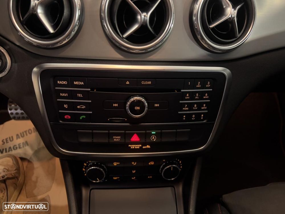 Mercedes-Benz GLA 180 d 7G-DCT AMG Line - 25