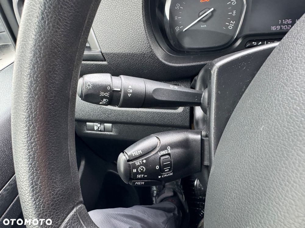 Opel Vivaro Proace Jumpy Scudo - 31