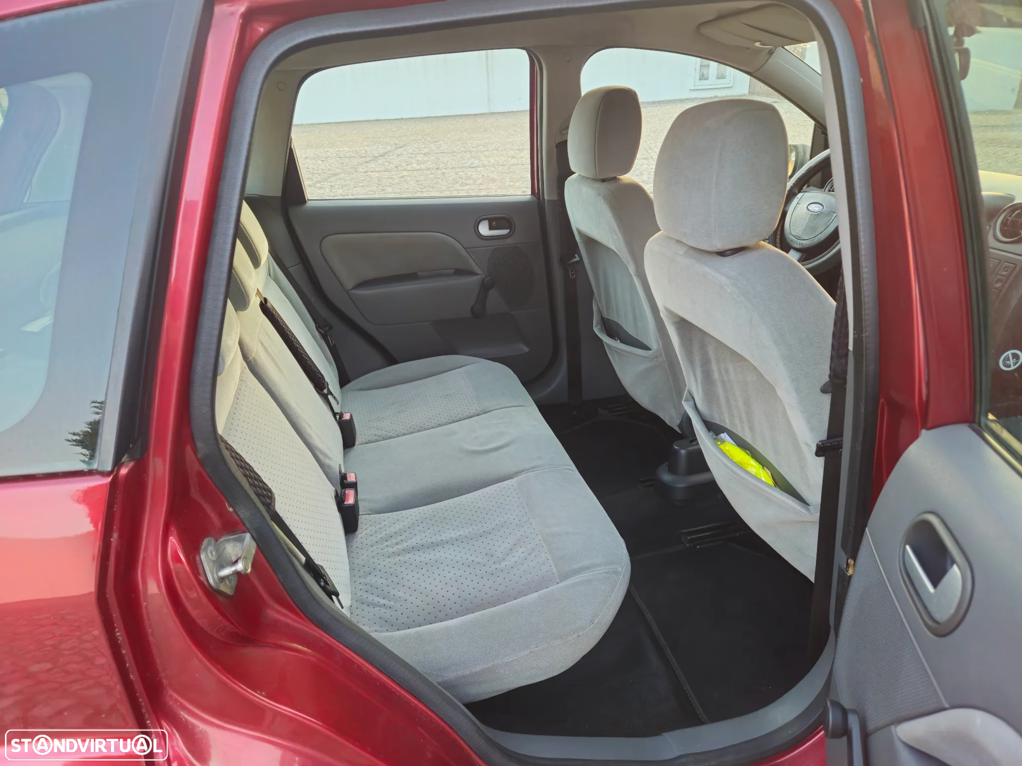 Ford Fiesta 1.25 Ghia - 7
