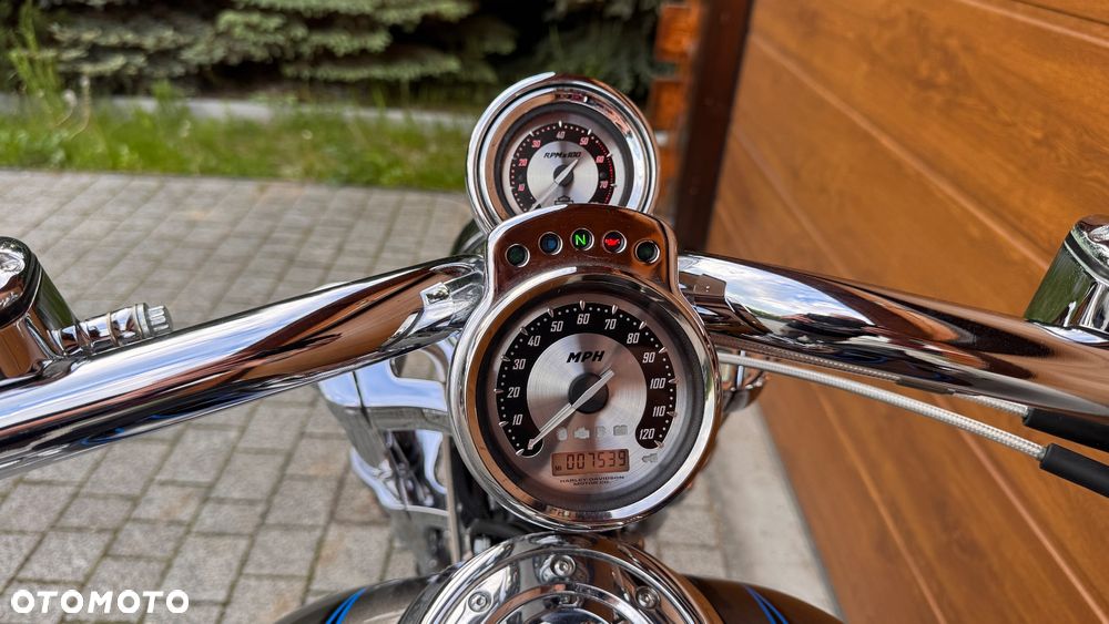 Harley-Davidson Dyna - 3