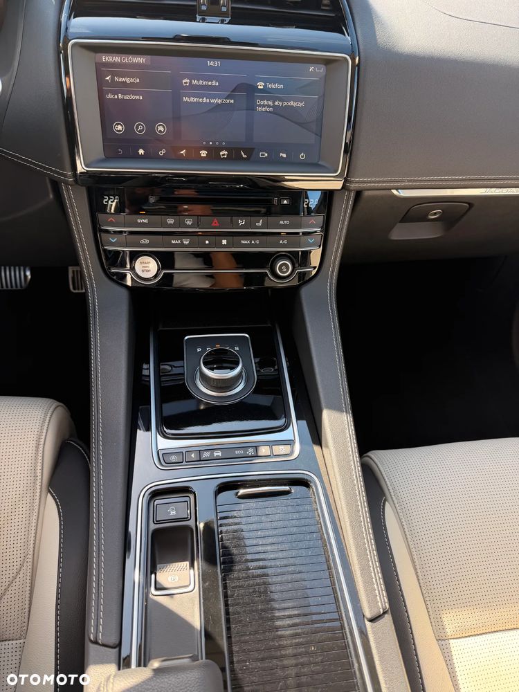 Jaguar F-Pace 2.0 i4D AWD R-Sport - 10
