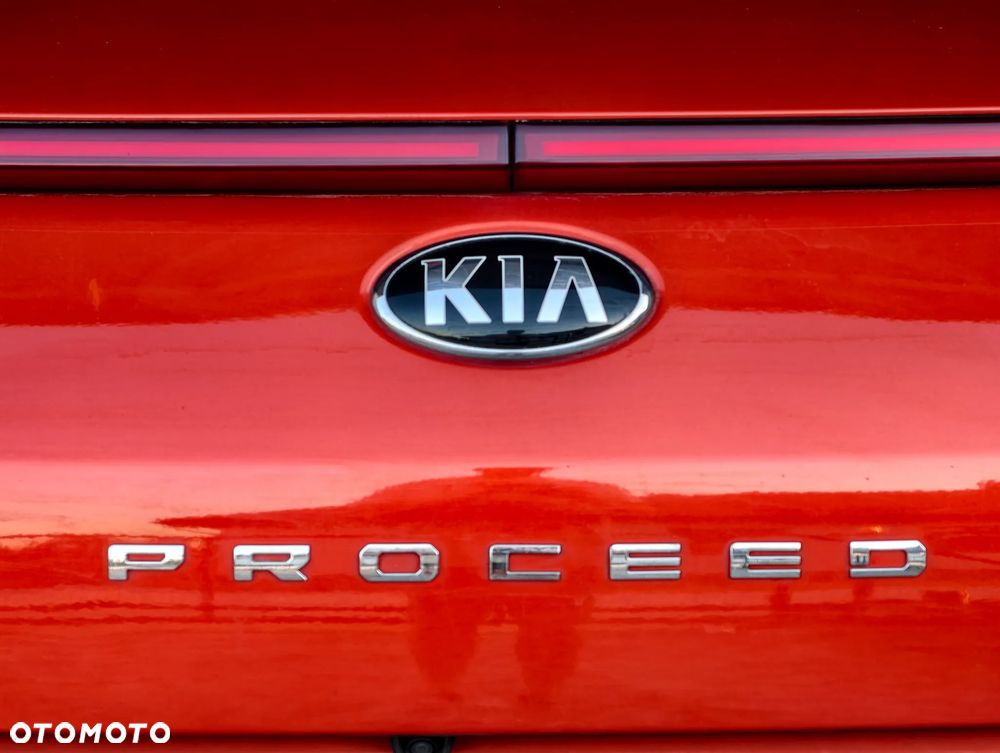 Kia ProCeed - 8