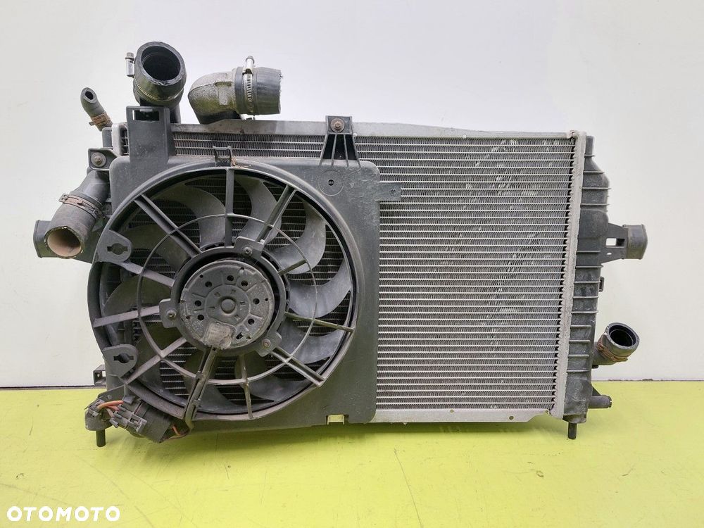 Chłodnice CHŁODNICA wody wentylator Opel Zafira B II 1.9 CDTI - 1