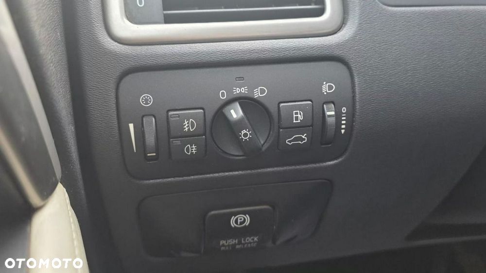 Volvo XC 70 - 16