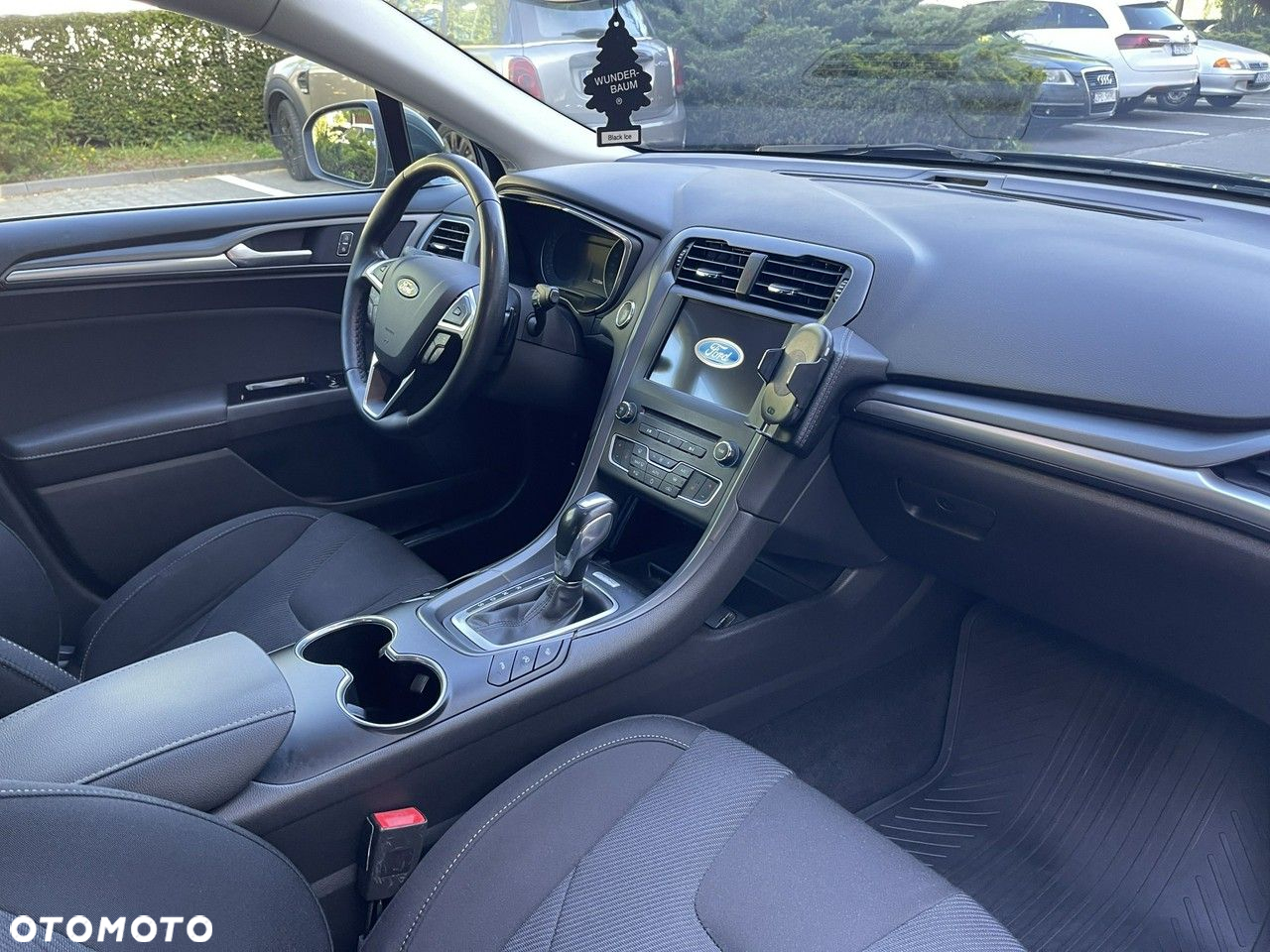 Ford Mondeo - 32