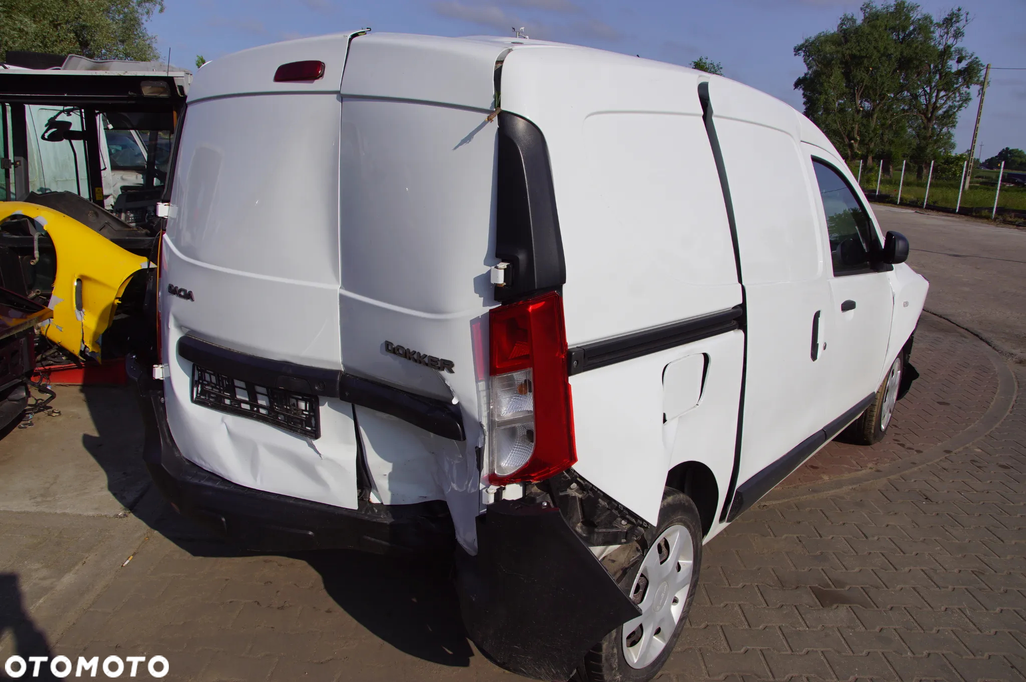 Auto na części - Dacia Dokker Lift 1.6 SCE 102 KM H4M740 JR5050 OV369 2017R Drzwi Lampy Lusterka Szyby Felgi - 7