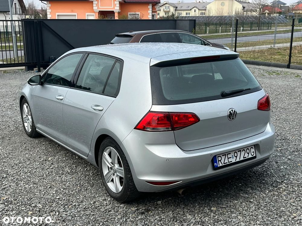 Volkswagen Golf - 8