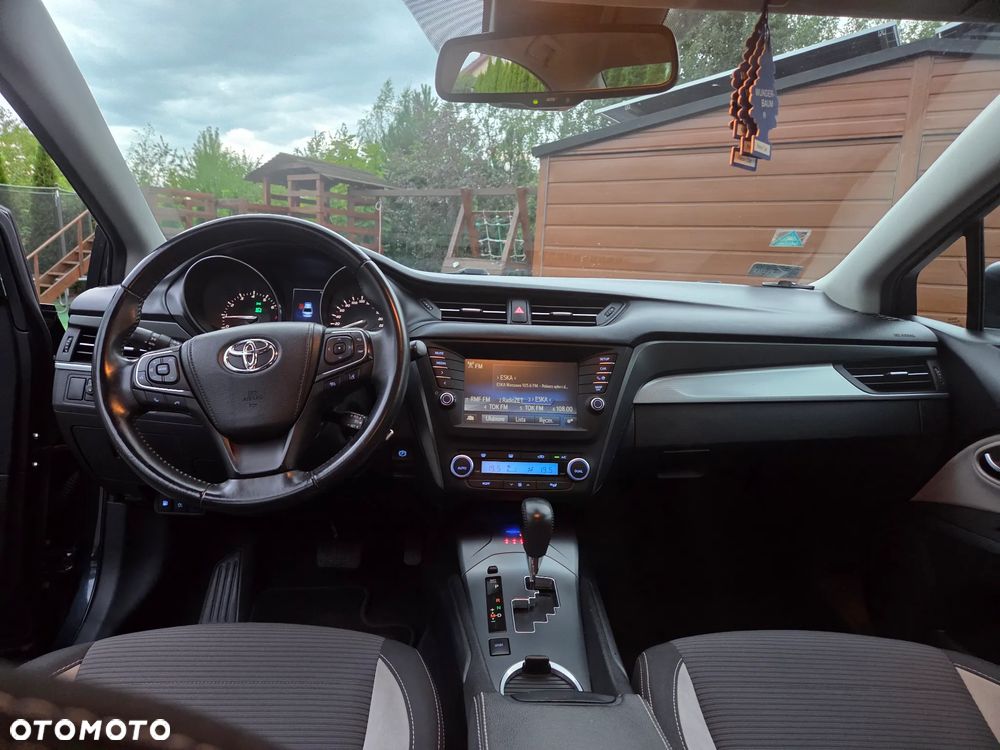 Toyota Avensis 2.0 Premium MS - 19