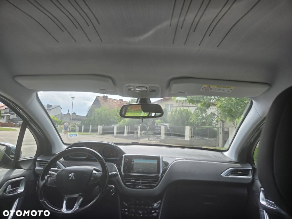 Peugeot 2008 1.2 Pure Tech Style EU6 - 9