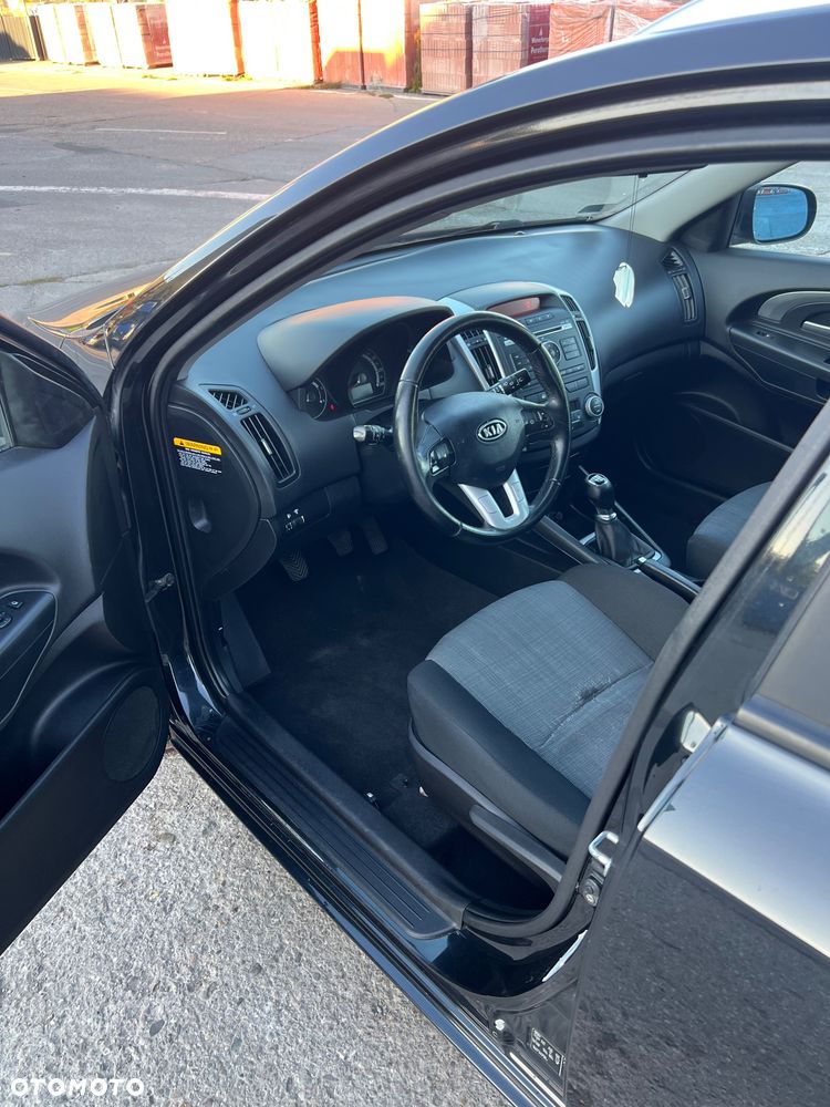 Kia Ceed - 9
