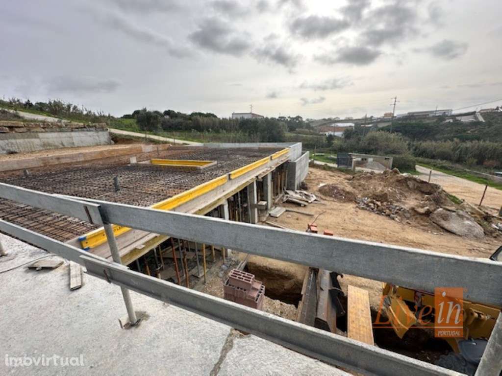 Moradia T3 Nova em Condomínio Fechado com Piscina na Ericeira - Grande imagem: 2/44
