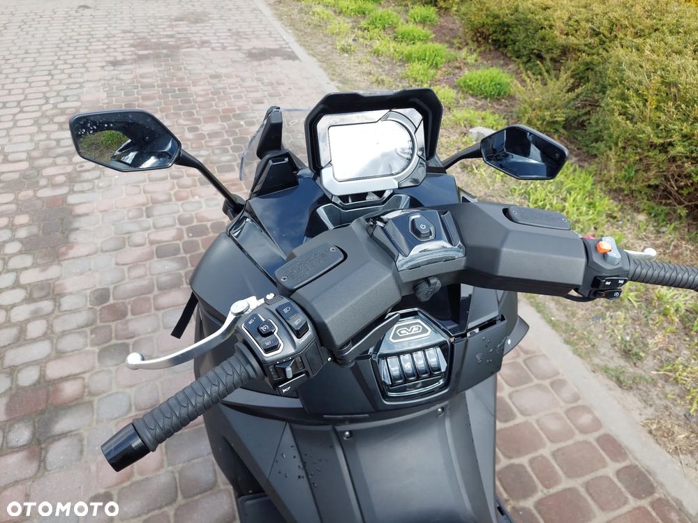 Kymco CV3 - 11