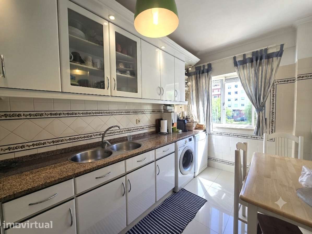 Apartamento T2 com Arrecadação em Sta Marta do Pinhal - Corroios - Grande imagem: 2/29