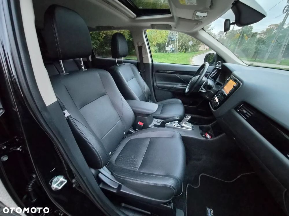 Mitsubishi Outlander - 28