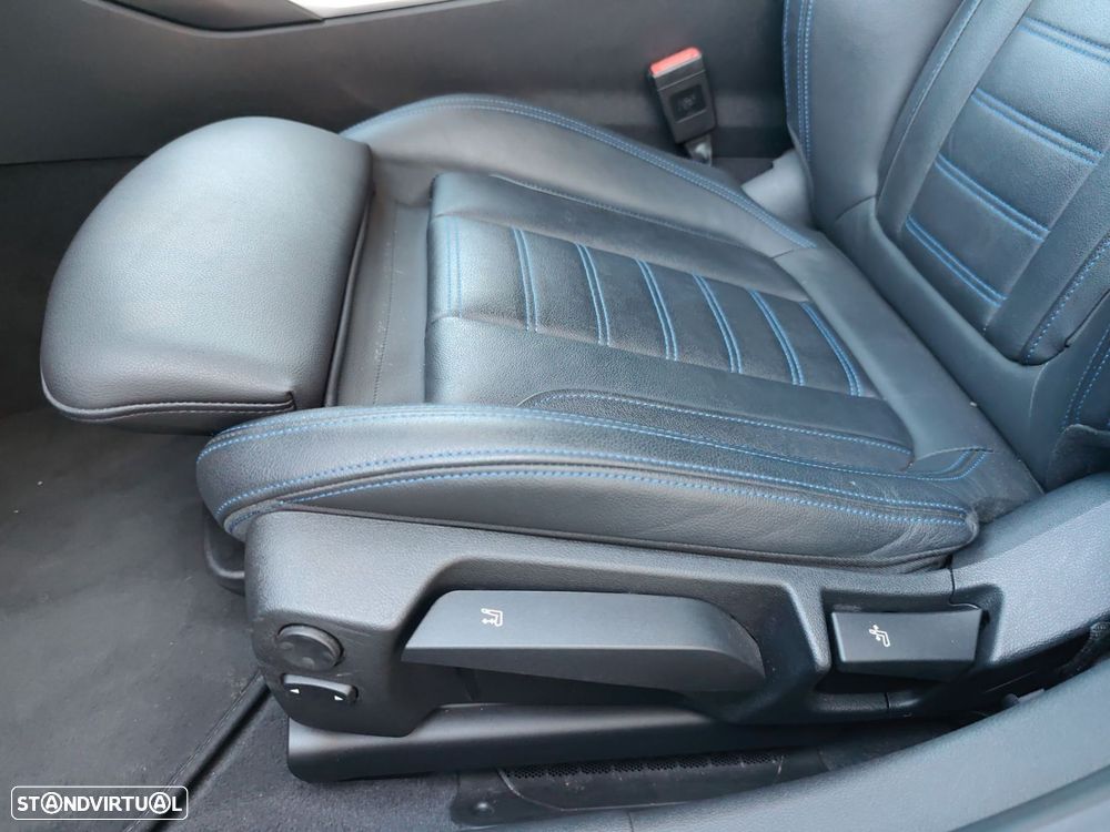 BMW 320 d Pack Desportivo M Auto - 15
