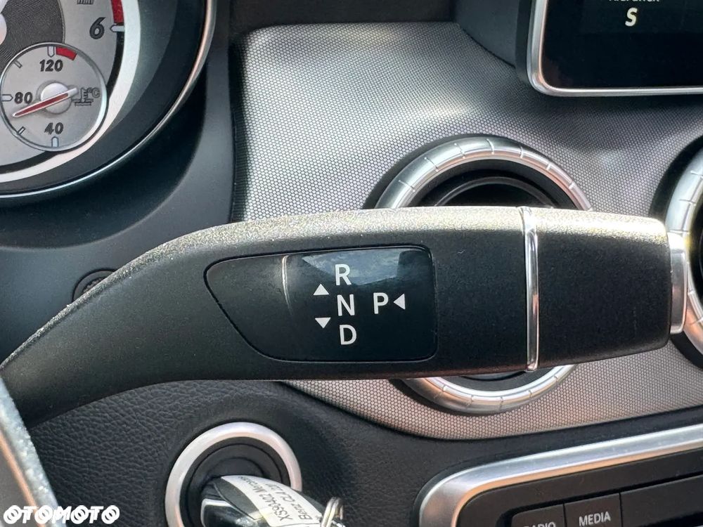 Mercedes-Benz CLA 220 (CDI) d 4-Matic AMG Line - 24