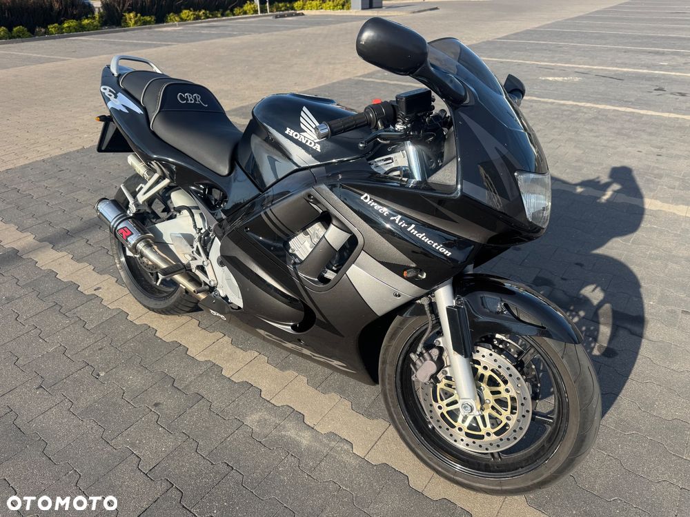 Honda CBR - 1