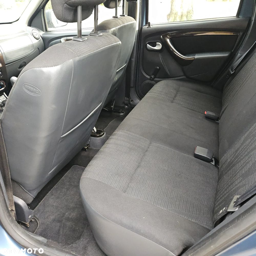 Dacia Duster 1.6 Laureate 4x4 - 12