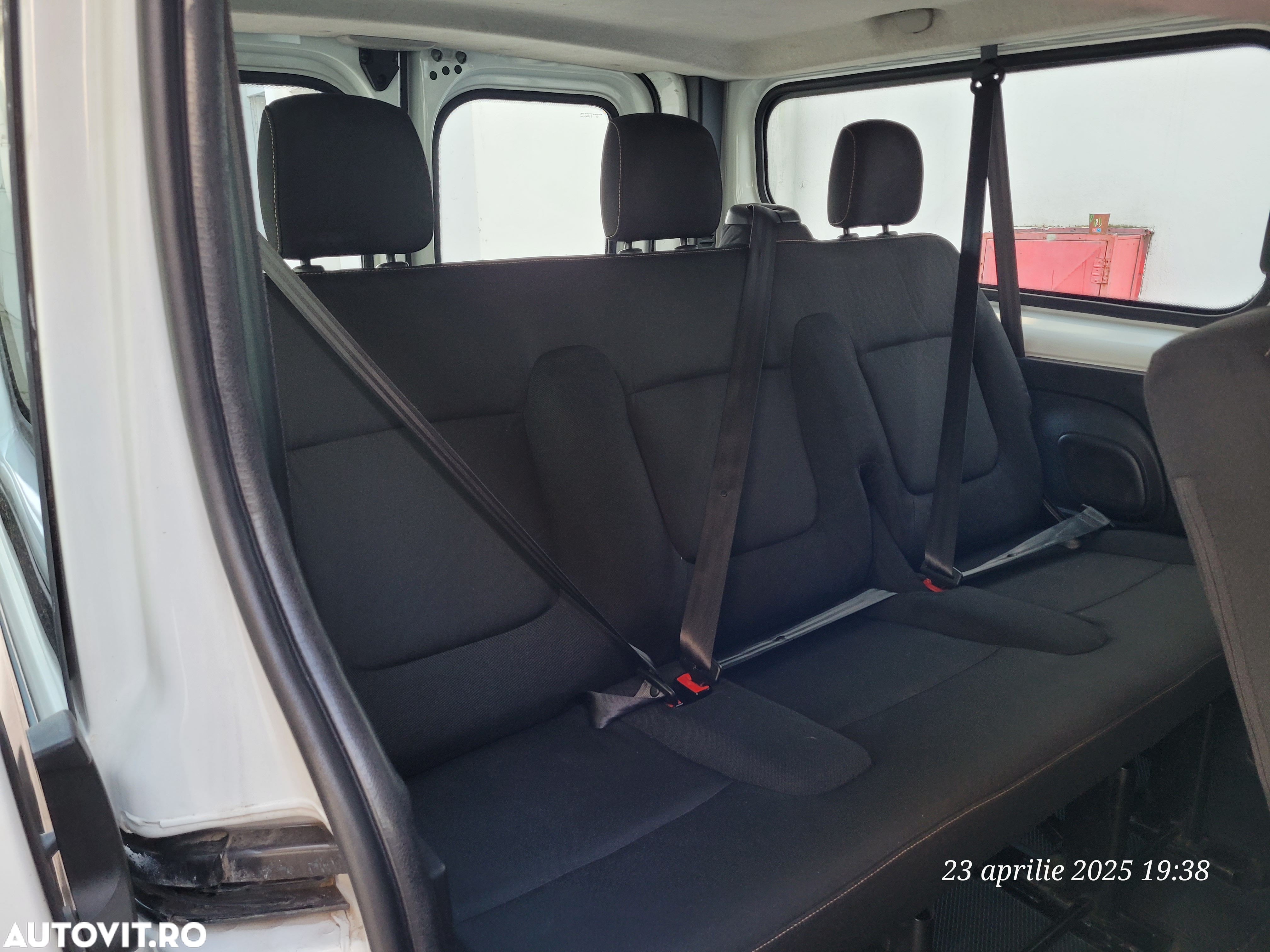 Renault Trafic Combi L2H1 1.6 dCi TT 145 7+1 Expression Plus - 10