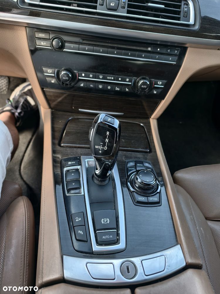BMW Seria 7 740d xDrive - 21