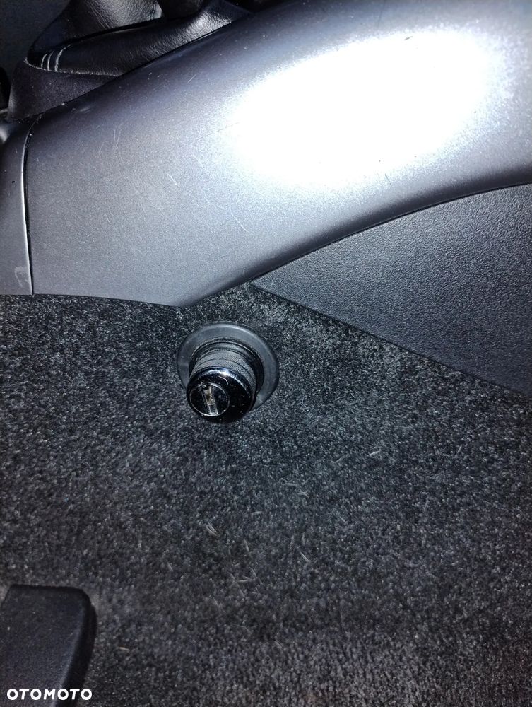 Mitsubishi Outlander - 28