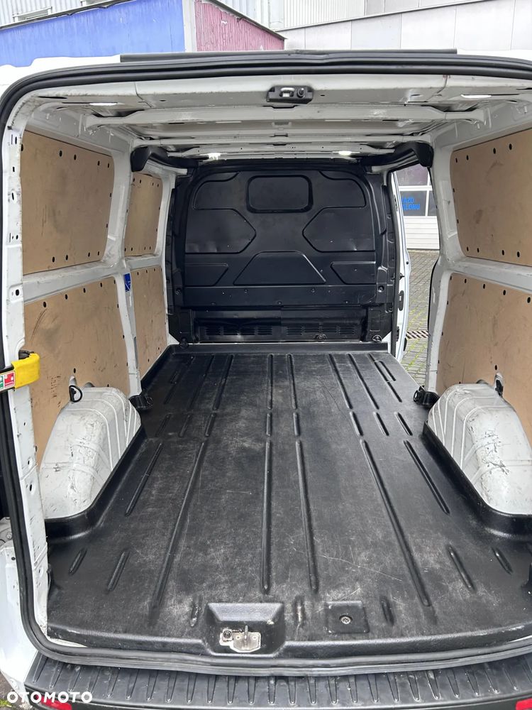 Ford TRANSIT CUSTOM - 12