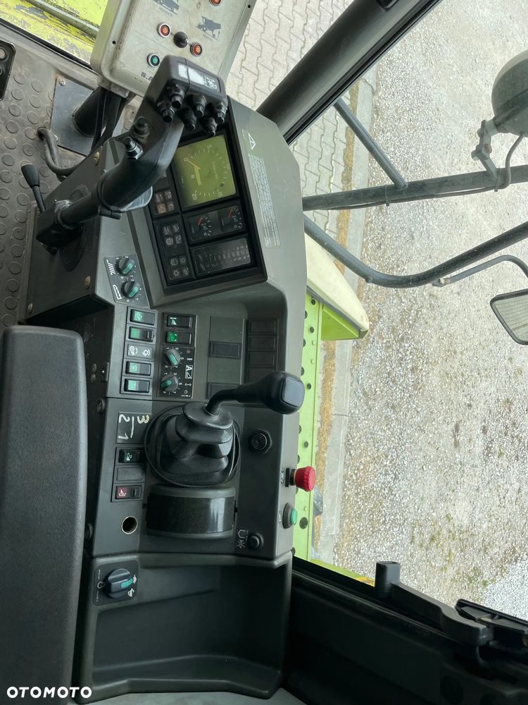 Claas MEDION 320 - 16