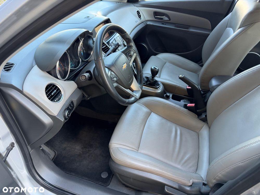 Chevrolet Cruze 1.8 LT+ - 14