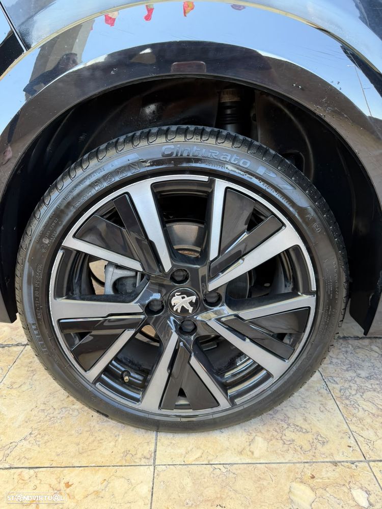 Peugeot e-208 GT - 15