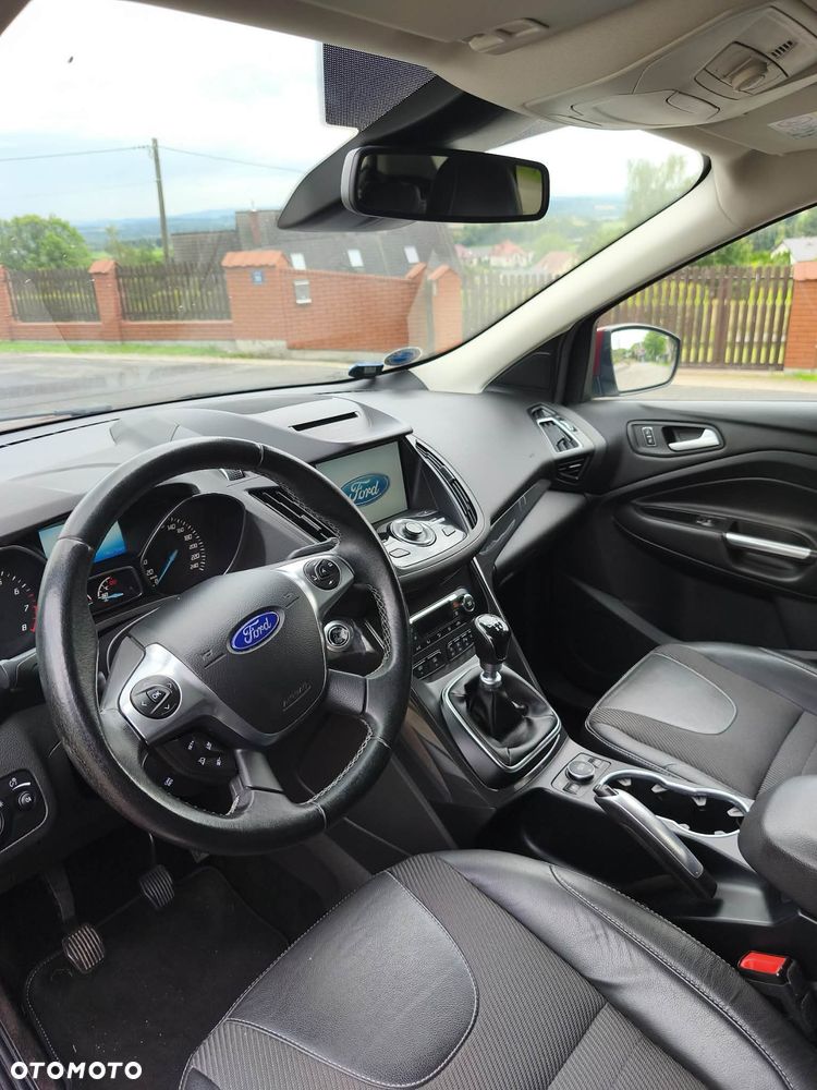 Ford Kuga 1.5 EcoBoost 2x4 Titanium - 8