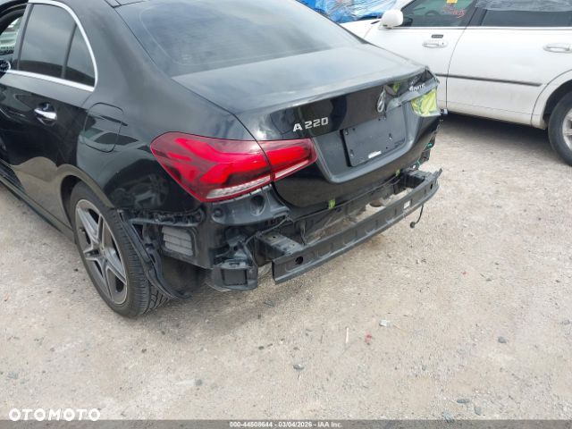 Mercedes-Benz Klasa A 220 4-Matic AMG Line 7G-DCT - 11