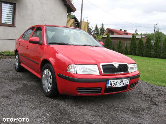 Skoda Octavia 1.6 Ambiente - 6