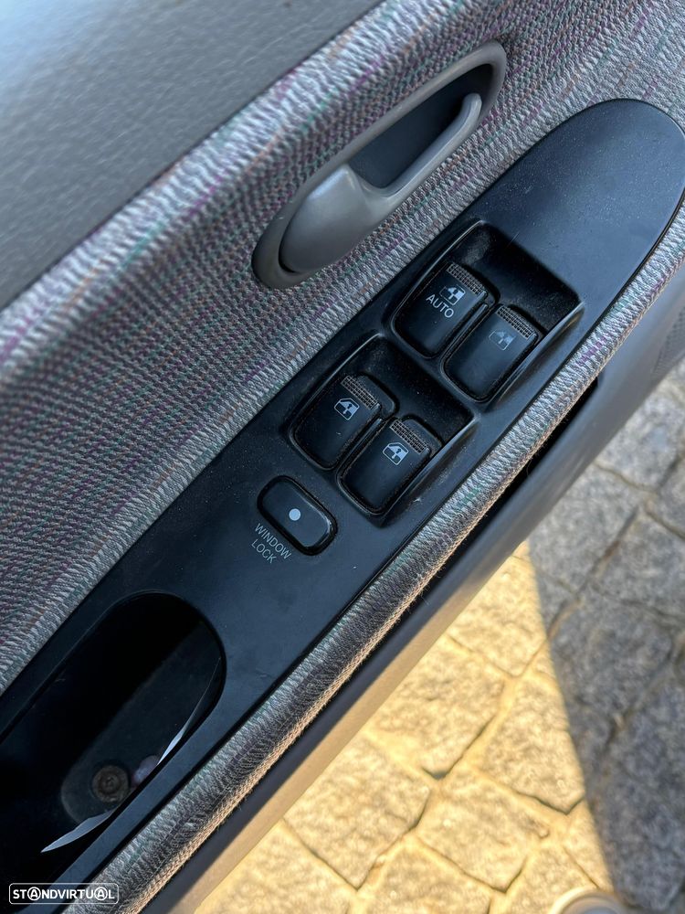 Kia Rio Sedan 1.3 LS Confort - 9