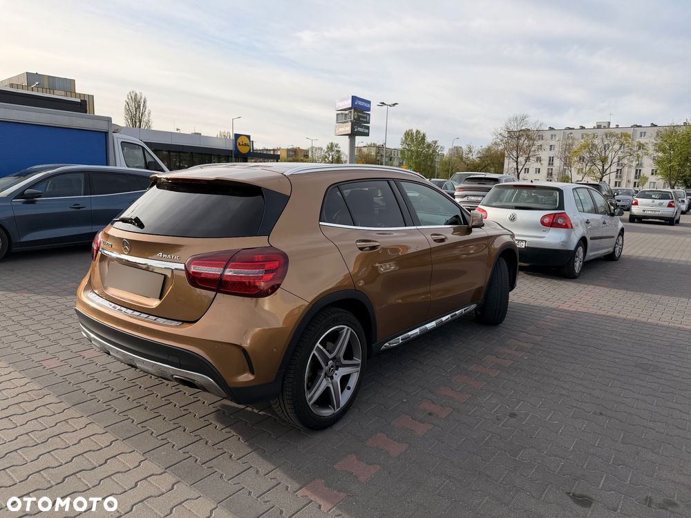 Mercedes-Benz GLA 220 4-Matic AMG Line - 17