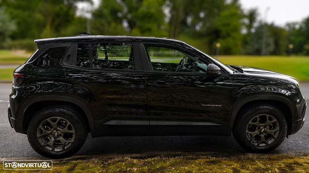 Jeep Avenger 54 kWh Black Edition - 26