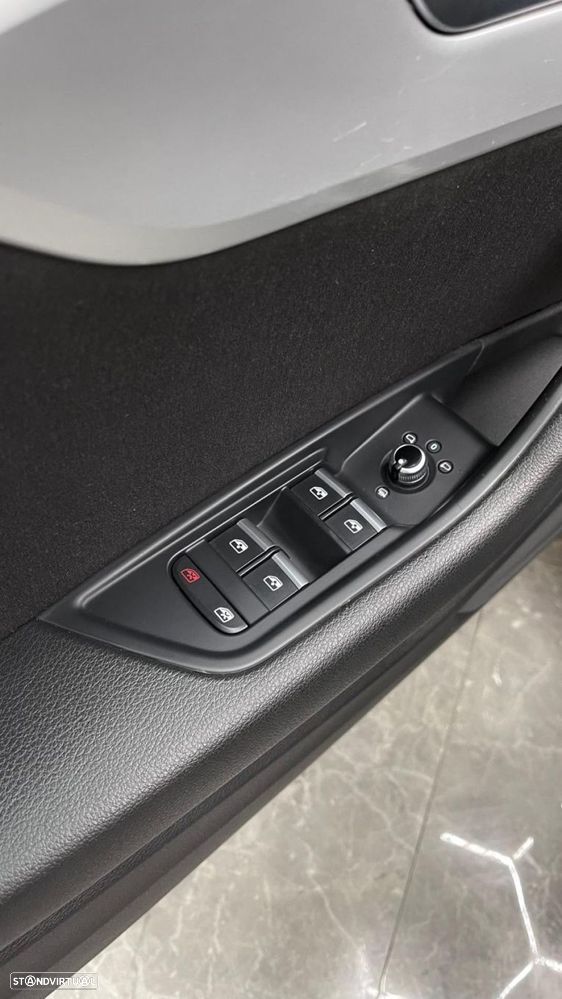 Audi A4 Avant 2.0 TDI Business Line - 19