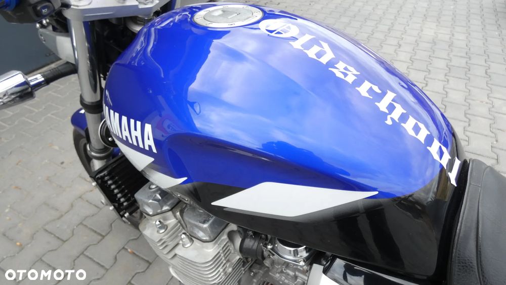 Yamaha XJR - 13