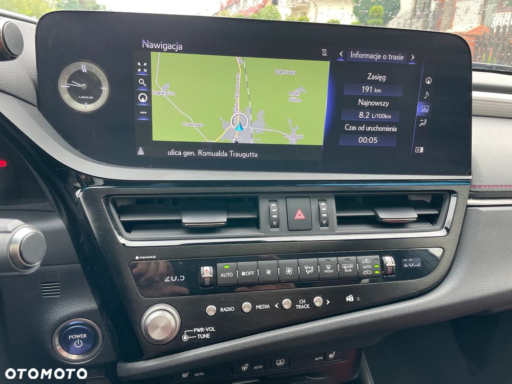 Lexus ES 300h F Sport - 29