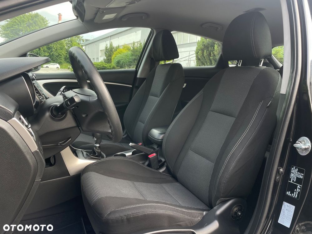 Hyundai i30 blue 1.6 CRDi Style - 5