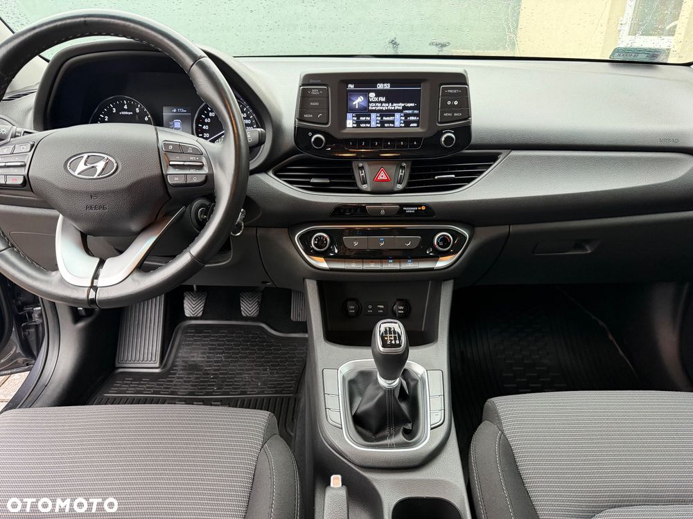 Hyundai i30 1.4 Classic + - 17