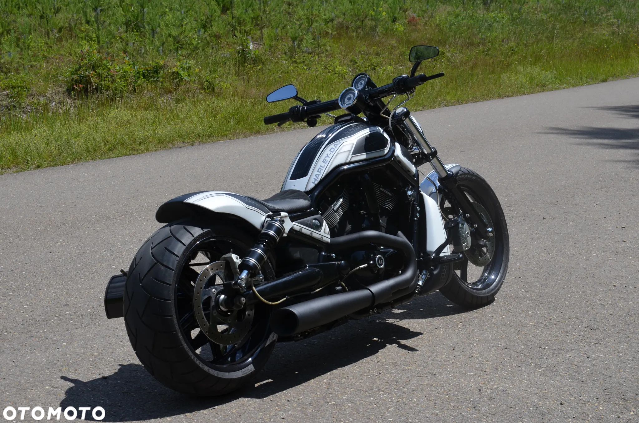 Harley-Davidson V-Rod Night Rod - 1