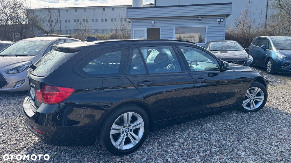 BMW Seria 3 318d DPF Edition Sport - 15