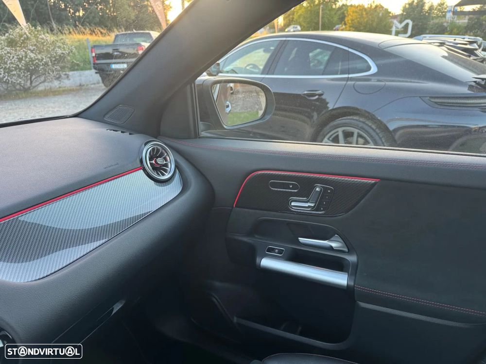 Mercedes-Benz GLA 250 e AMG Line - 32