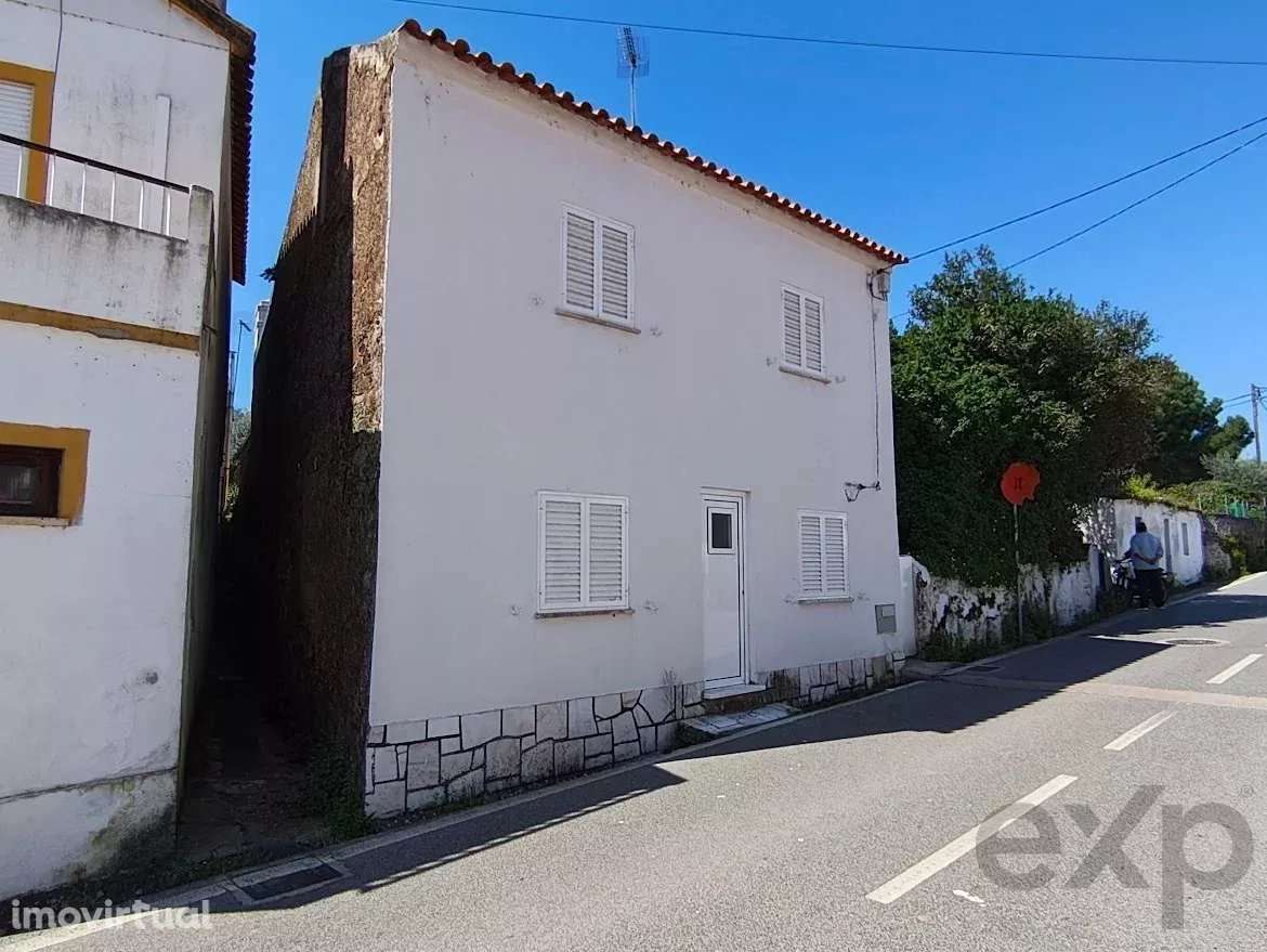 Moradia T3 com logradouro - Grande imagem: 2/15