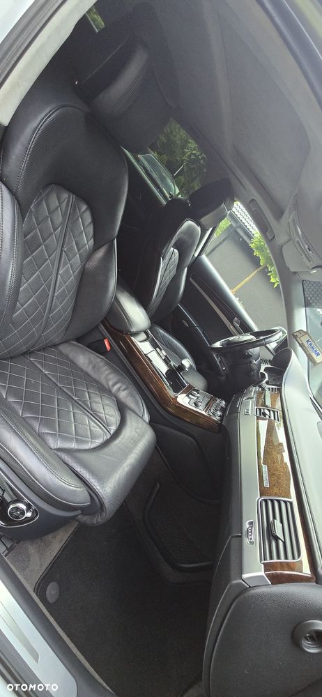 Audi A8 - 8