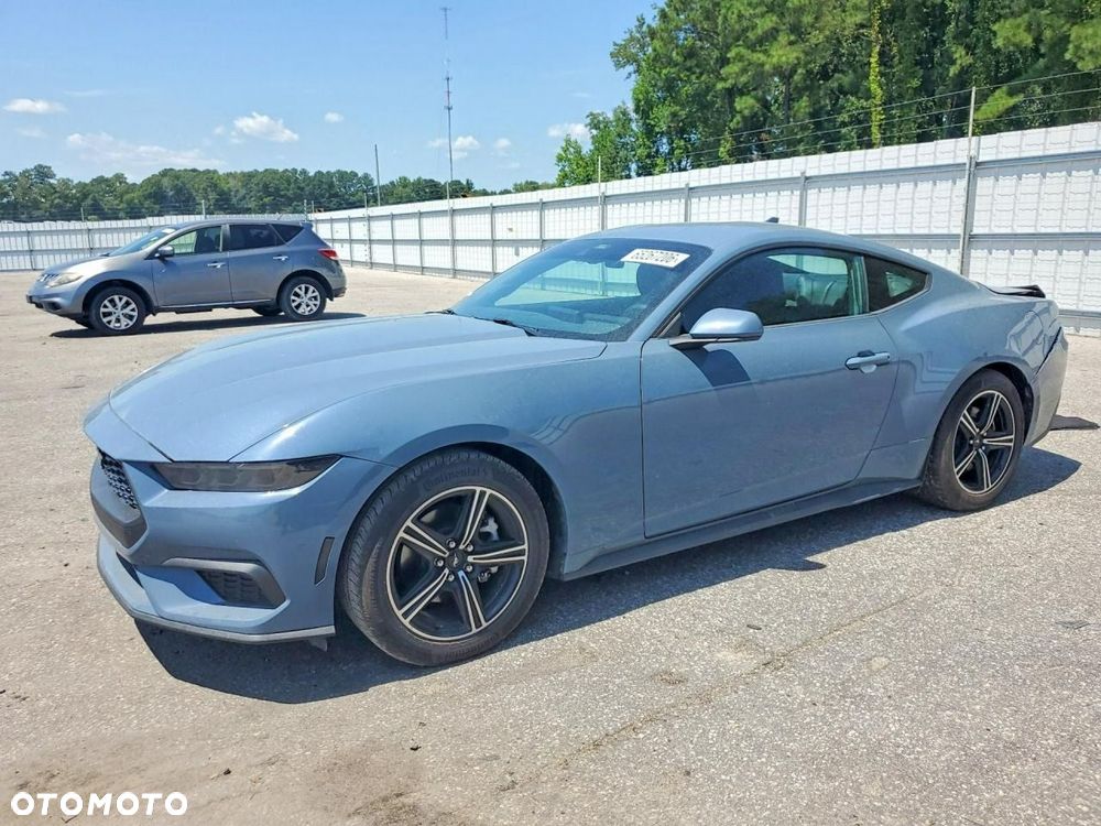 Ford Mustang - 1
