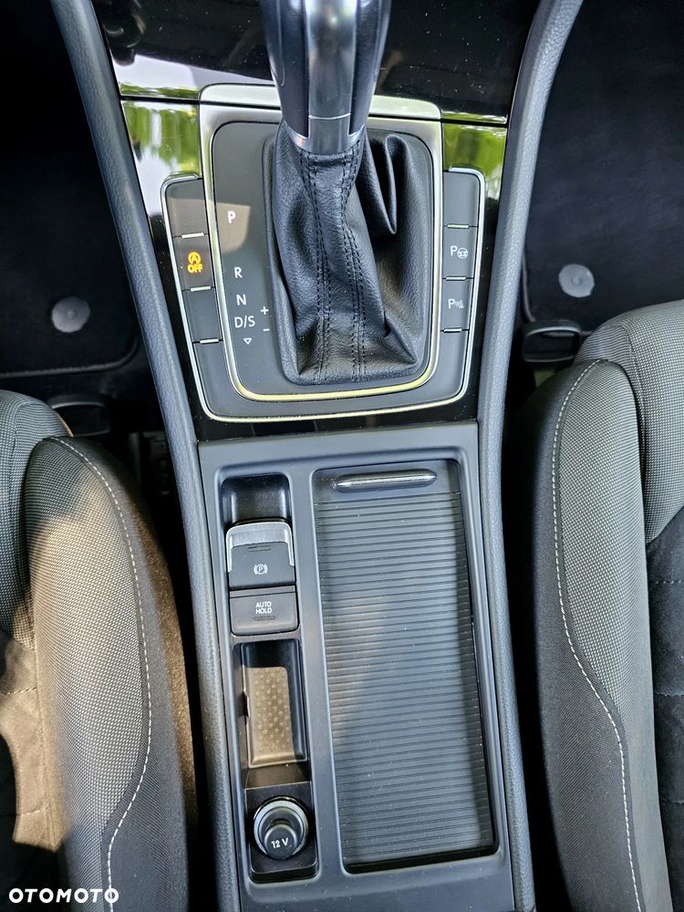 Volkswagen Golf 1.4 TSI BMT Highline DSG - 28
