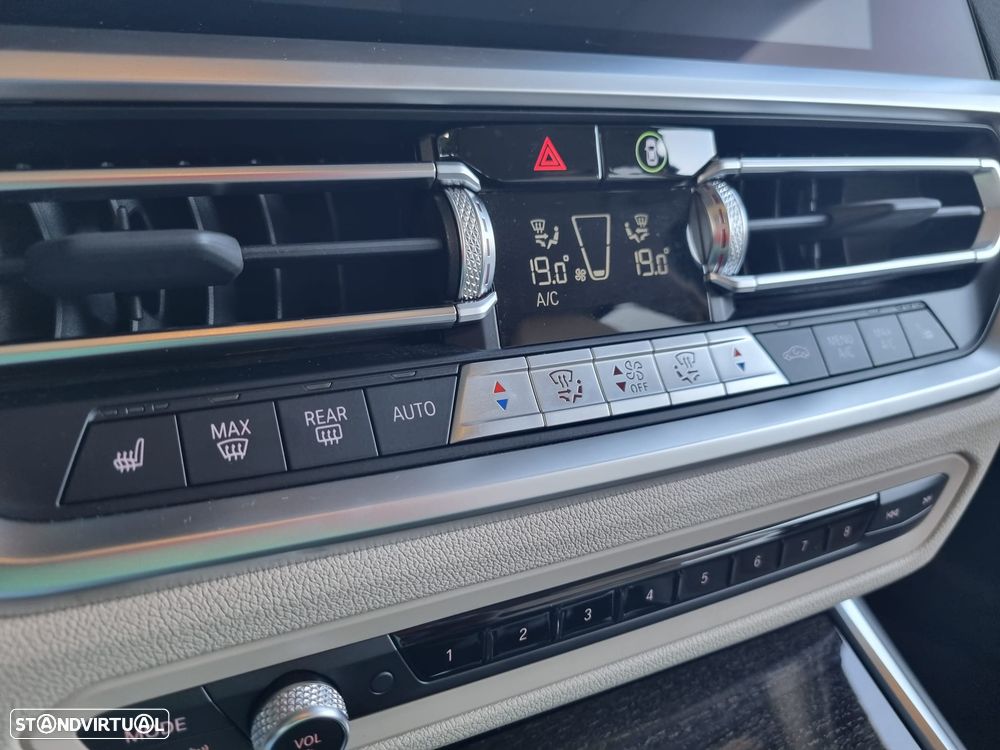 BMW 320 e Line Luxury Auto - 42