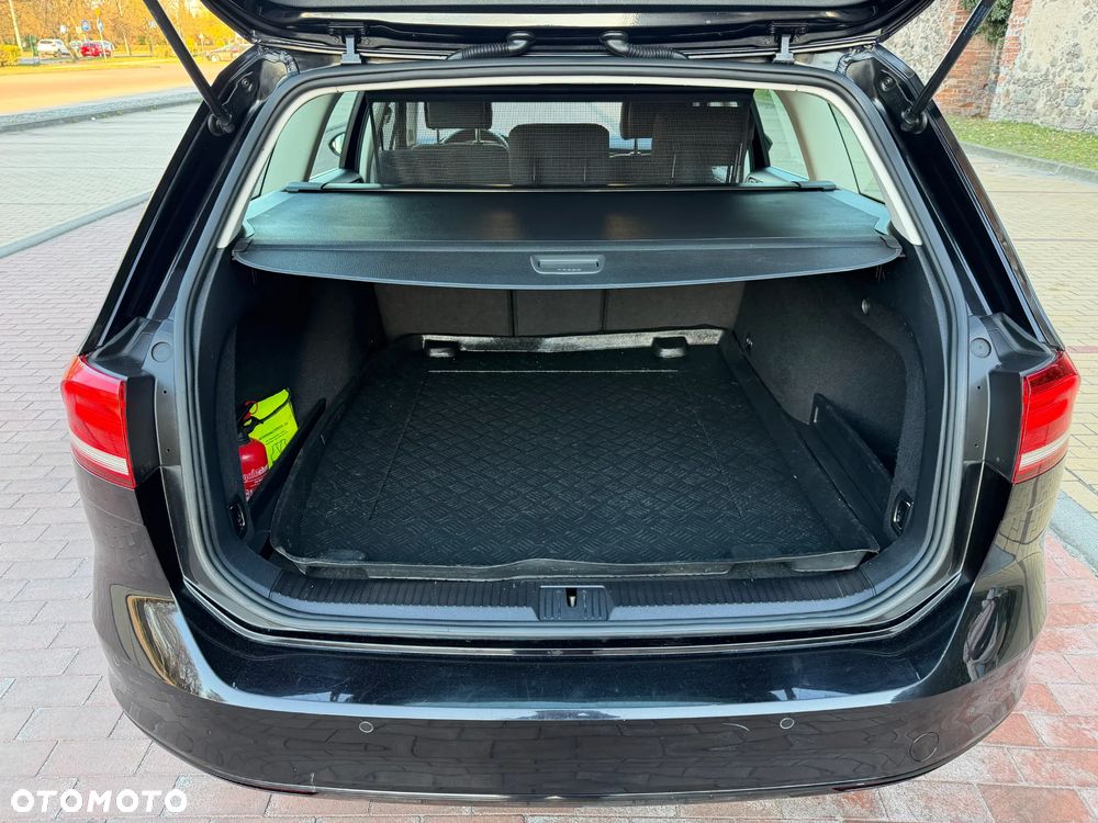 Volkswagen Passat 2.0 TDI (BlueMotion Technology) Highline - 18