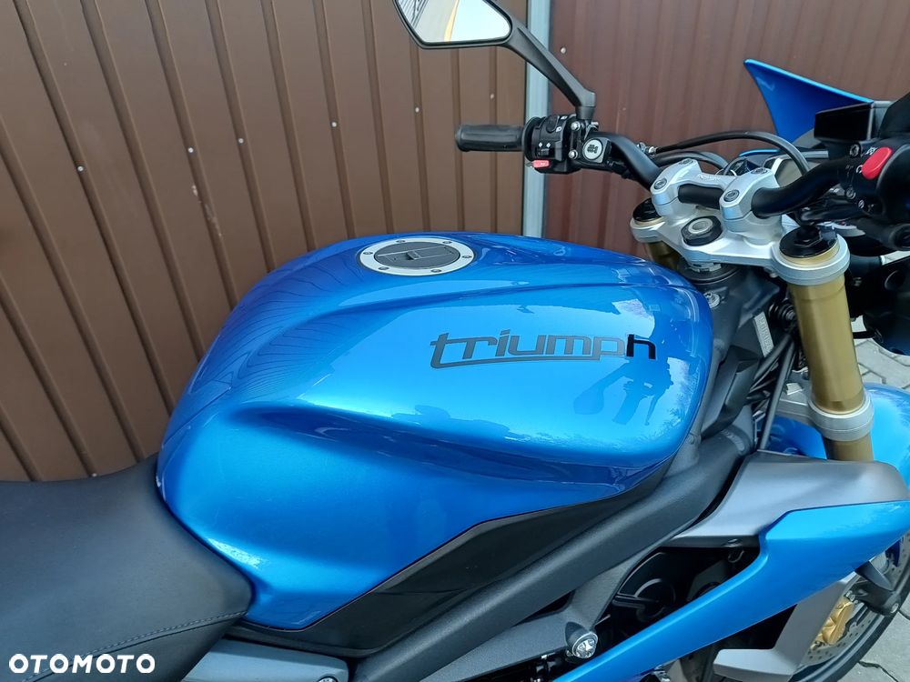 Triumph Street Triple - 12